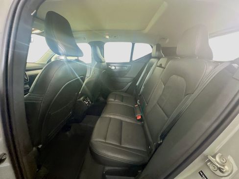 Used 2025 Volvo XC40 B5 Core AWD/4WD image 30