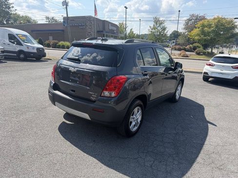 Used 2016 Chevrolet Trax LT w/ LT Convenience Package AWD/4WD image 5