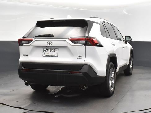 Used 2022 Toyota RAV4 XLE image 7