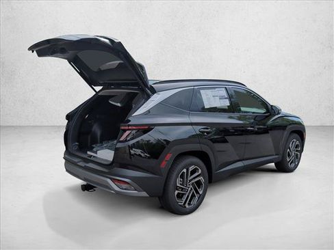 New 2026 Hyundai Tucson Limited FWD image 2