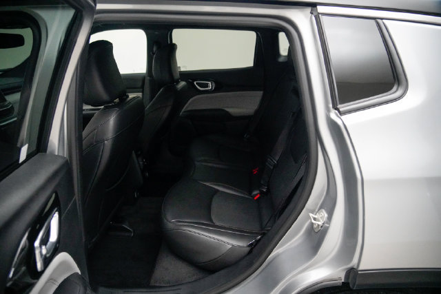 Used 2023 Jeep Compass Limited AWD/4WD image 25