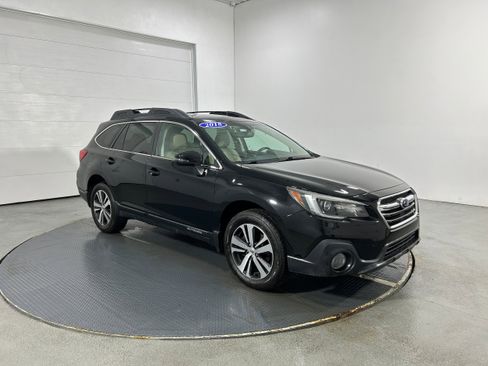 Used 2018 Subaru Outback 2.5i Limited image 2