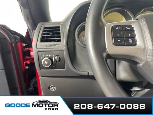 Used 2012 Dodge Challenger R/T RWD image 12
