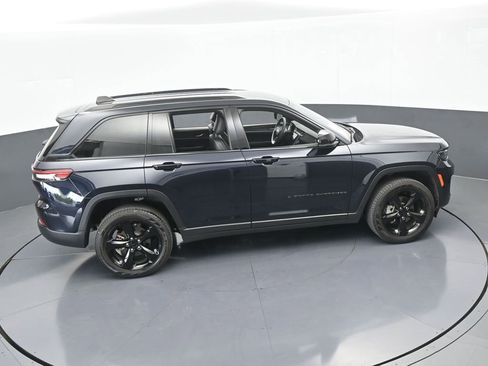 Used 2024 Jeep Grand Cherokee Limited w/ Black Appearance Package image 55