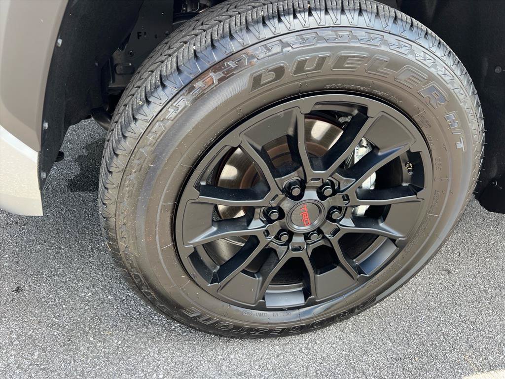 Used 2026 Toyota Tundra Limited AWD/4WD image 10
