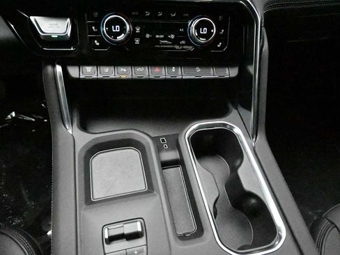 New 2026 GMC Sierra 2500 Denali w/ Technology Package AWD/4WD image 17