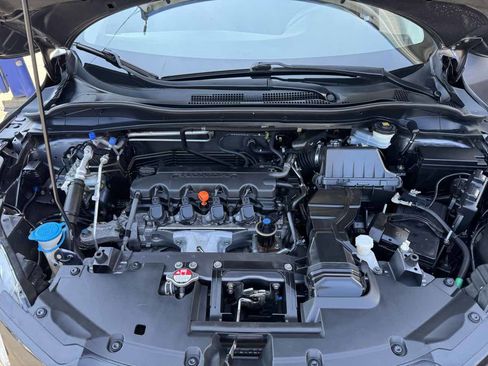 Used 2018 Honda HR-V LX image 12