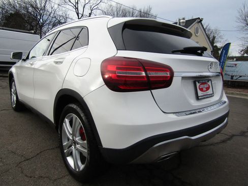 Used 2020 Mercedes-Benz GLA 250 4MATIC w/ Premium Package image 5