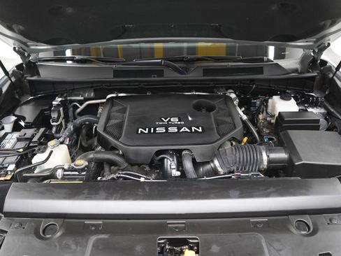 Used 2025 Nissan Armada SL AWD/4WD image 34
