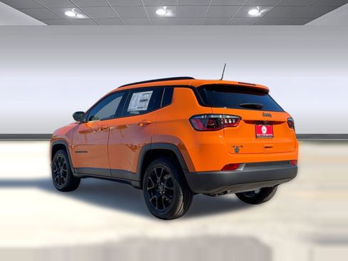 New 2026 Jeep Compass Latitude image 3