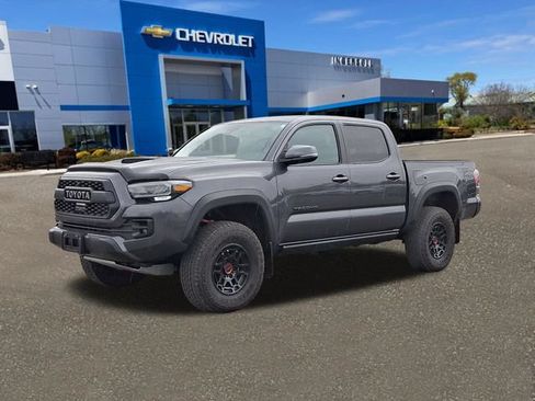 Used 2023 Toyota Tacoma TRD Pro AWD/4WD image 32