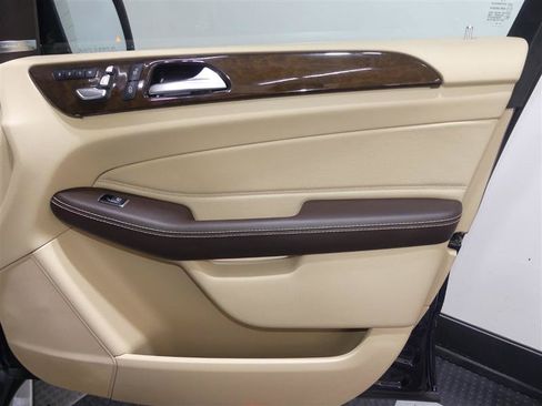 Used 2017 Mercedes-Benz GLS 450 4MATIC image 19