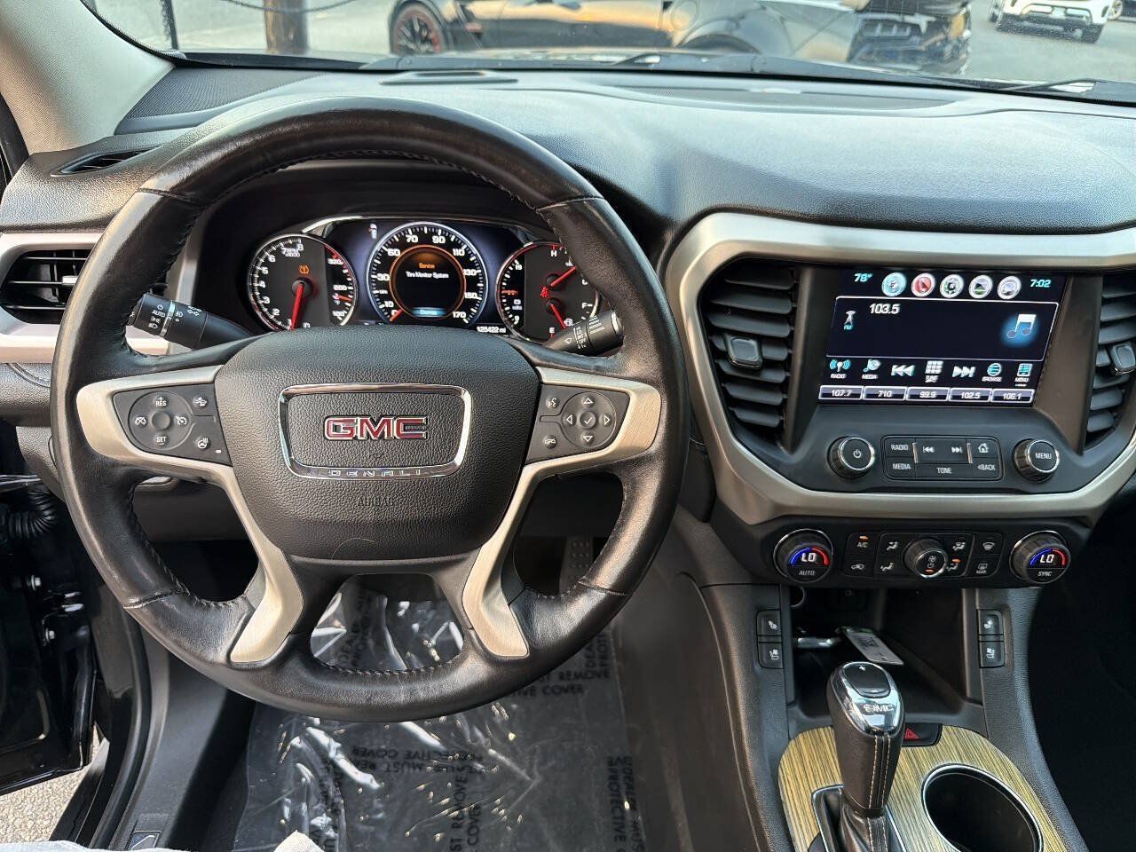 Used 2017 GMC Acadia Denali AWD/4WD image 28