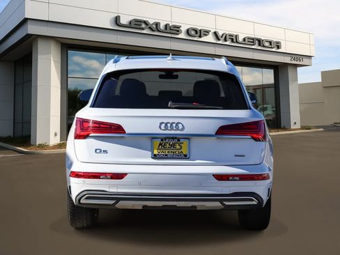 Used 2021 Audi Q5 2.0T Premium w/ Convenience Package AWD/4WD image 3
