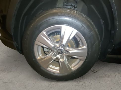 Used 2022 Toyota RAV4 XLE image 14