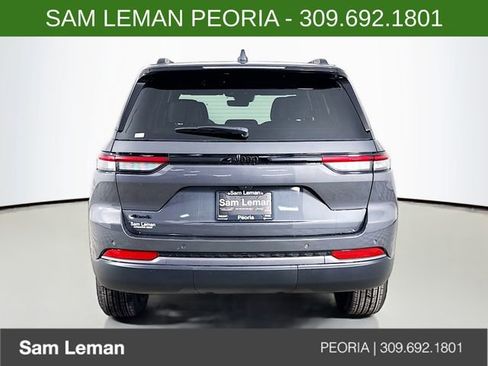 New 2026 Jeep Grand Cherokee Altitude image 6