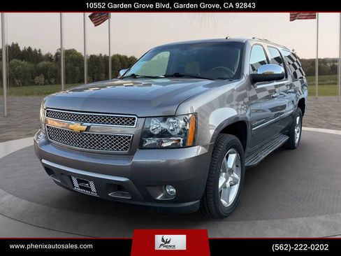 Used 2012 Chevrolet Suburban LTZ image 4