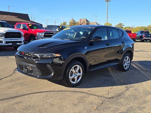 Used 2024 Dodge Hornet GT image 2