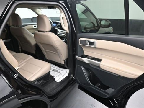 Used 2023 Ford Explorer XLT w/ Equipment Group 202A image 16