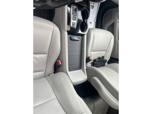 Used 2019 Honda Pilot Touring image 15