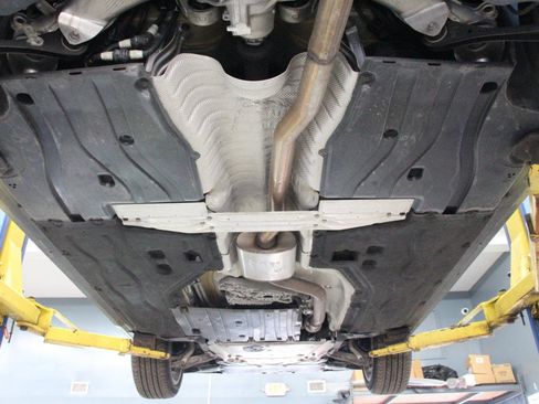 Used 2024 BMW 530i xDrive w/ Convenience Package image 98