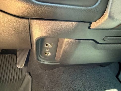 Used 2020 RAM 2500 Big Horn w/ Level 1 Equipment Group AWD/4WD image 40