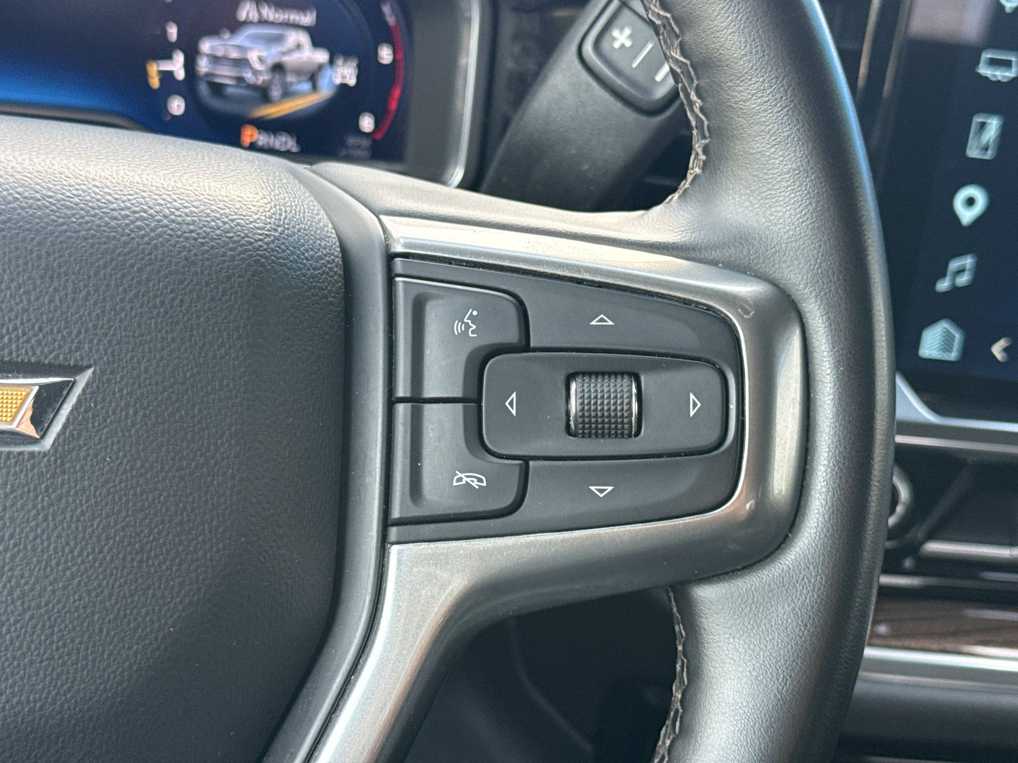 Used 2025 Chevrolet Silverado 2500 LT w/ Convenience Package AWD/4WD image 22