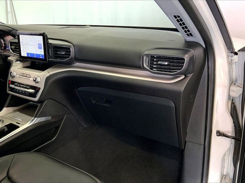 Used 2024 Ford Explorer XLT w/ Equipment Group 202A image 16