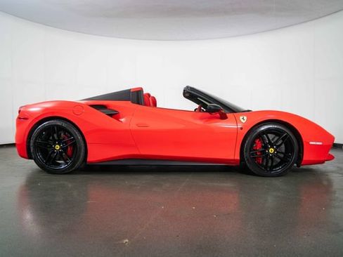 Used 2018 Ferrari 488 Spider RWD image 9