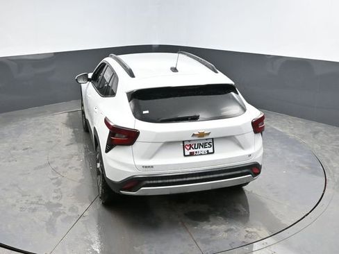 Used 2025 Chevrolet Trax LT image 35