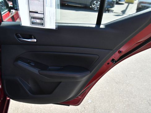 Used 2025 Nissan Altima 2.5 SR FWD image 35