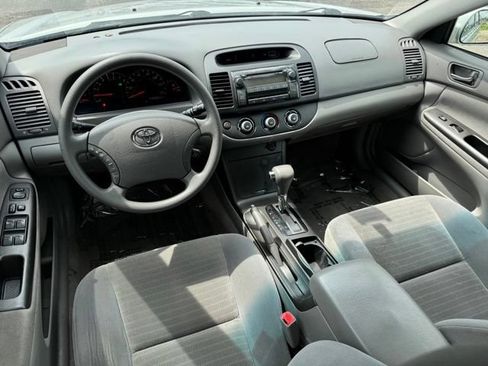 Used 2005 Toyota Camry LE FWD image 9