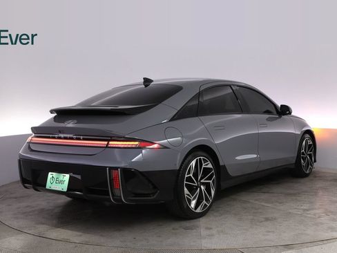 Used 2024 Hyundai Ioniq 6 Limited RWD image 3