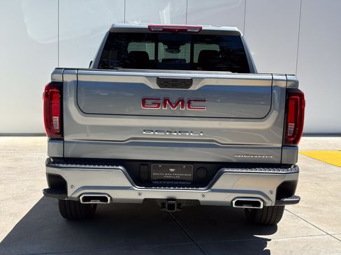 Used 2026 GMC Sierra 1500 Denali AWD/4WD image 8