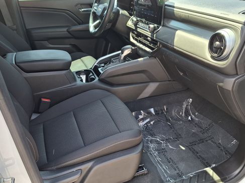 Used 2024 Chevrolet Colorado LT RWD image 22