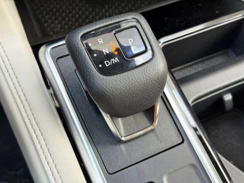 Used 2022 Nissan Pathfinder Platinum w/ Lighting Package (N93) FWD image 31