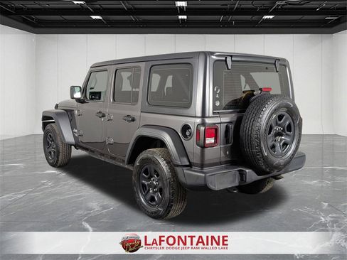 Certified 2018 Jeep Wrangler Unlimited Sport image 3