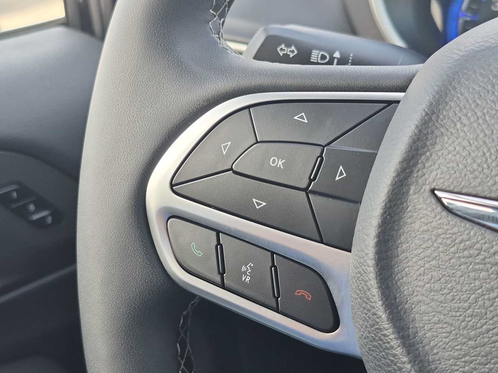 Used 2026 Chrysler Pacifica Select FWD image 23
