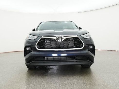 New 2026 Toyota Highlander Limited AWD/4WD image 18