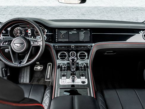 Used 2020 Bentley Continental GT image 4