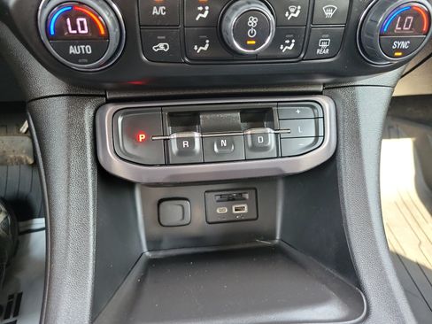 Used 2022 GMC Acadia AT4 w/ Technology Package AWD/4WD image 25