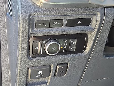 Used 2022 Ford F150 Lariat AWD/4WD image 24