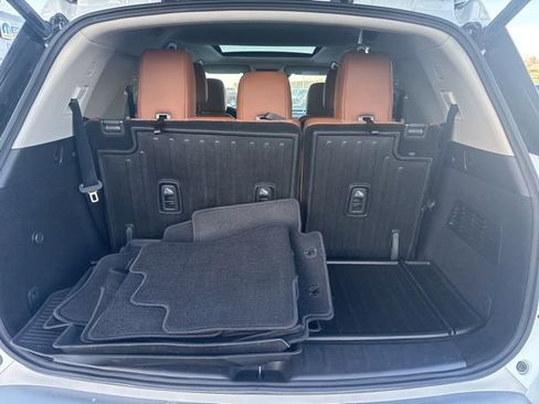 Used 2025 Nissan Pathfinder Platinum image 15