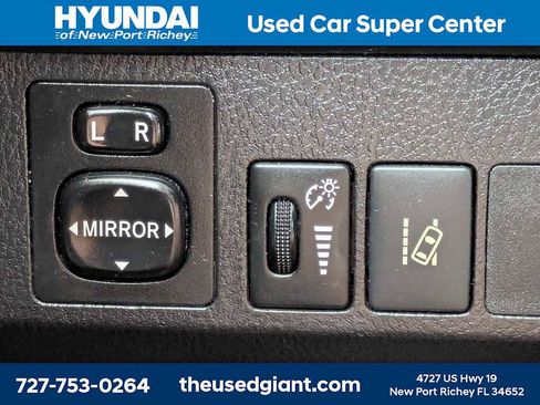 Used 2017 Toyota RAV4 XLE FWD image 26
