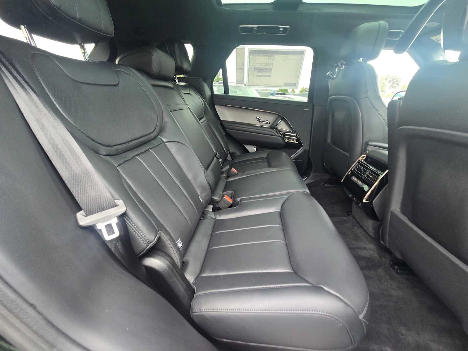 New 2027 Land Rover Range Rover Sport SE AWD/4WD image 12