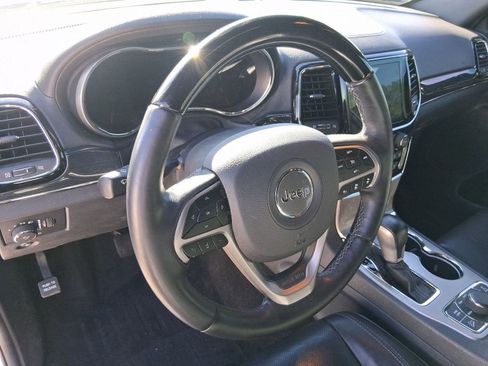 Used 2019 Jeep Grand Cherokee Overland image 4