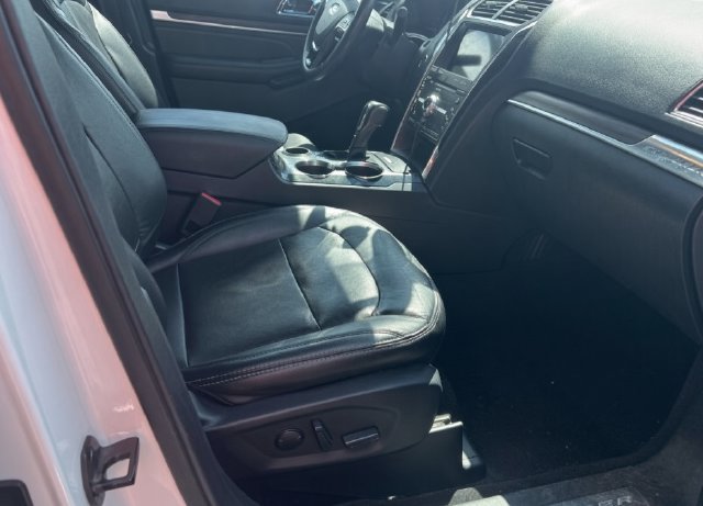 Used 2019 Ford Explorer Limited w/ Class III Trailer Tow Package FWD image 10