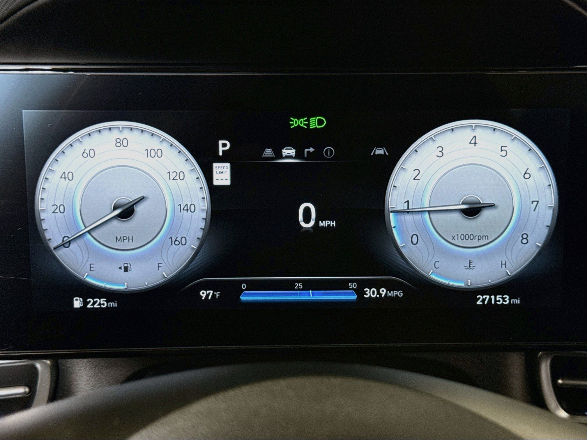 Used 2025 Hyundai Elantra SEL FWD image 13