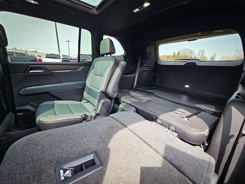 New 2026 GMC Acadia AT4 image 40