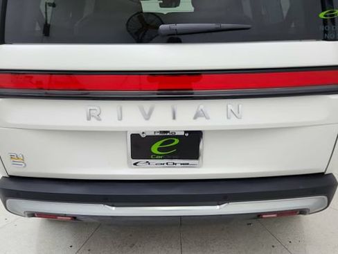 Used 2024 Rivian R1S Adventure AWD/4WD image 11